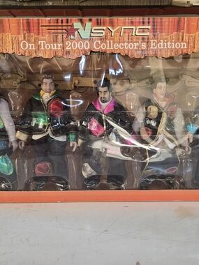 *NSYNC On Tour 2000 Collector's Edition Doll Set - Multicolor